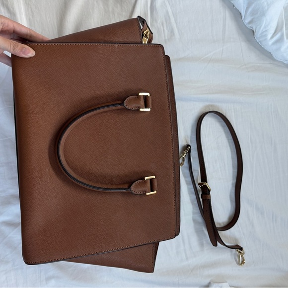 Michael Kors Selma Saffiano Tan/Brown Leather Bag - Picture 5 of 6